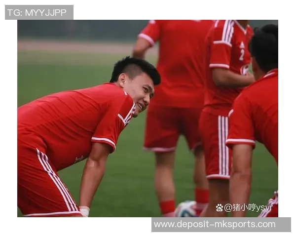 足球花花公子：球场上的魅力与风采交织的传奇人生